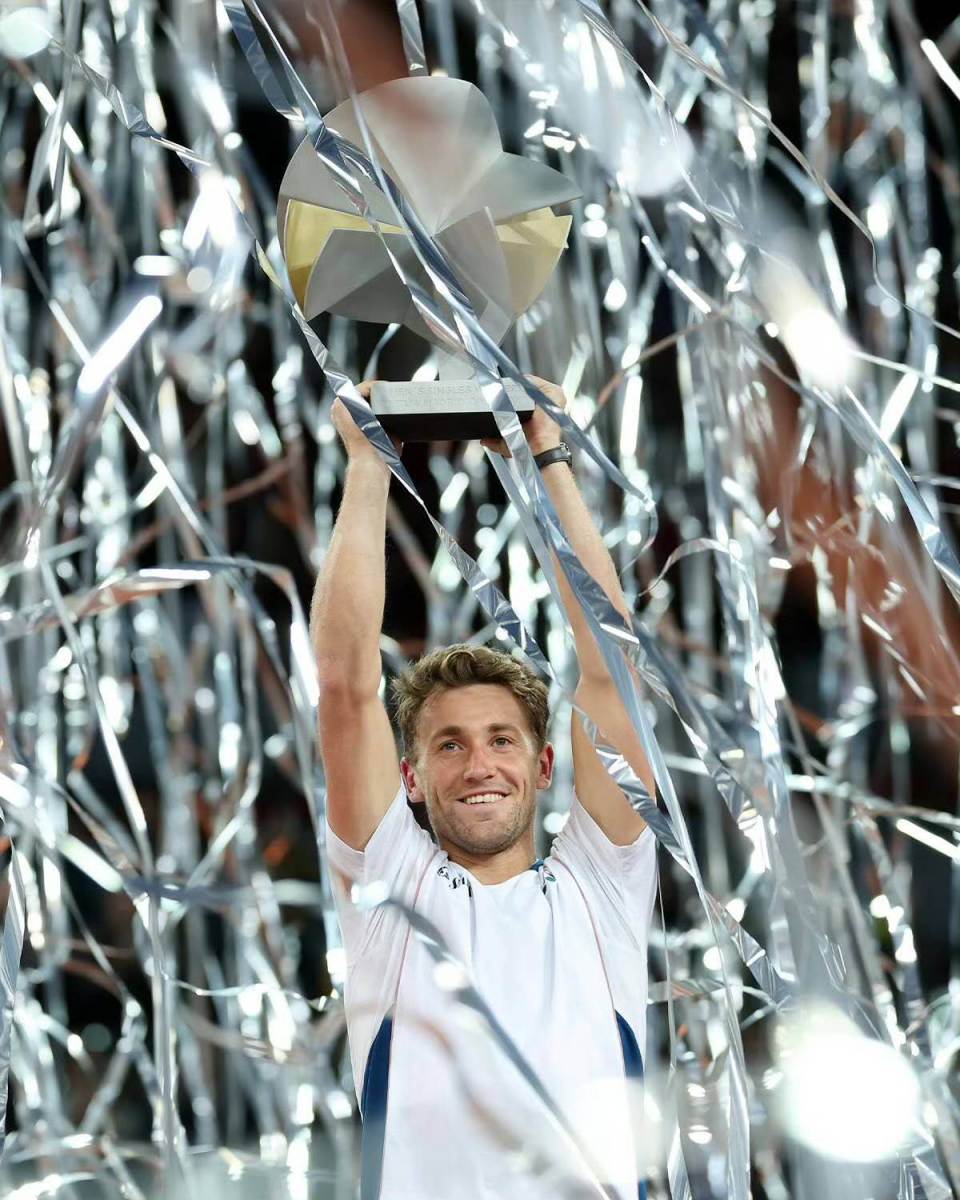 还有前法国, 首先是世界