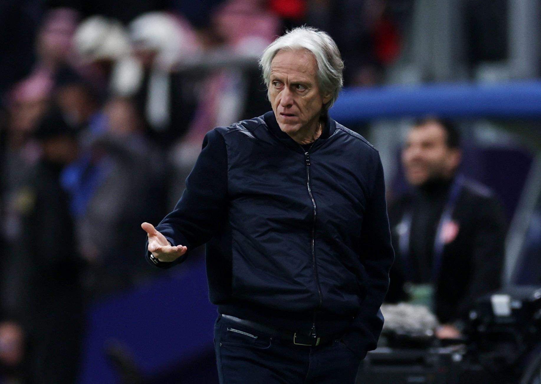 我们依靠海, 新月