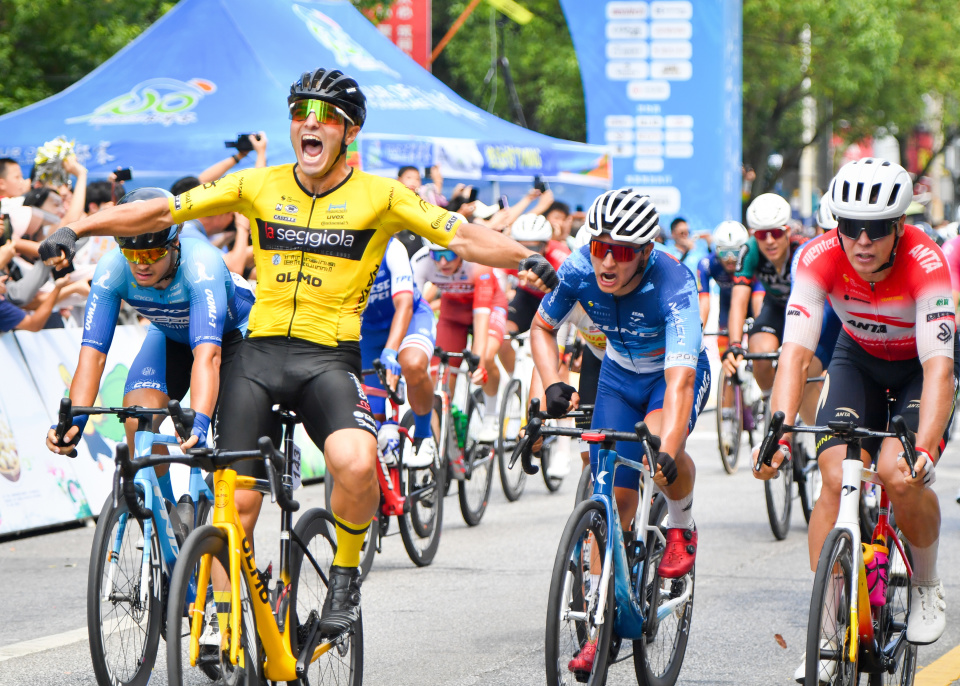 参赛选手在, NfAJ, OEFAg